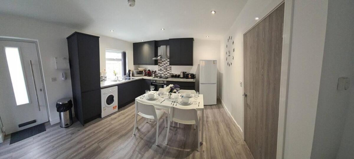 Sav Apartments - 2 Bed Cosy Flat Saffron לייסטר חדר תמונה
