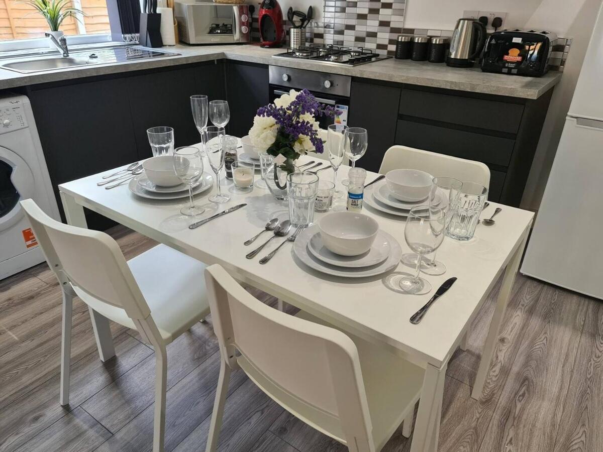 Sav Apartments - 2 Bed Cosy Flat Saffron לייסטר חדר תמונה
